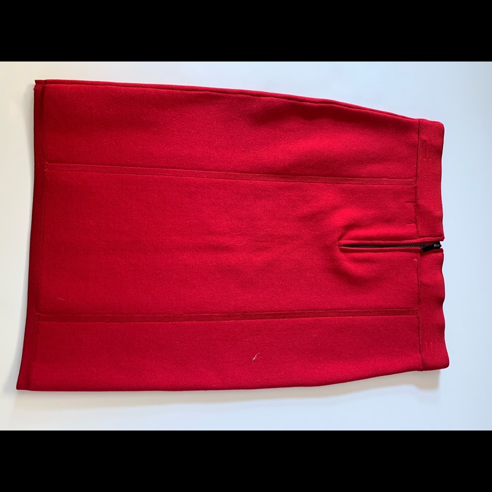 Cache solid red bodycon skirt - Picture 2 of 5